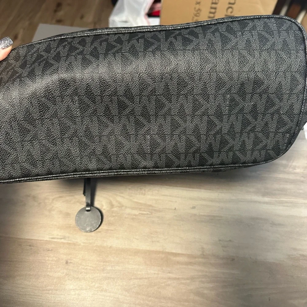 Michael Kors Black Signature Tote - Picture 3 of 9
